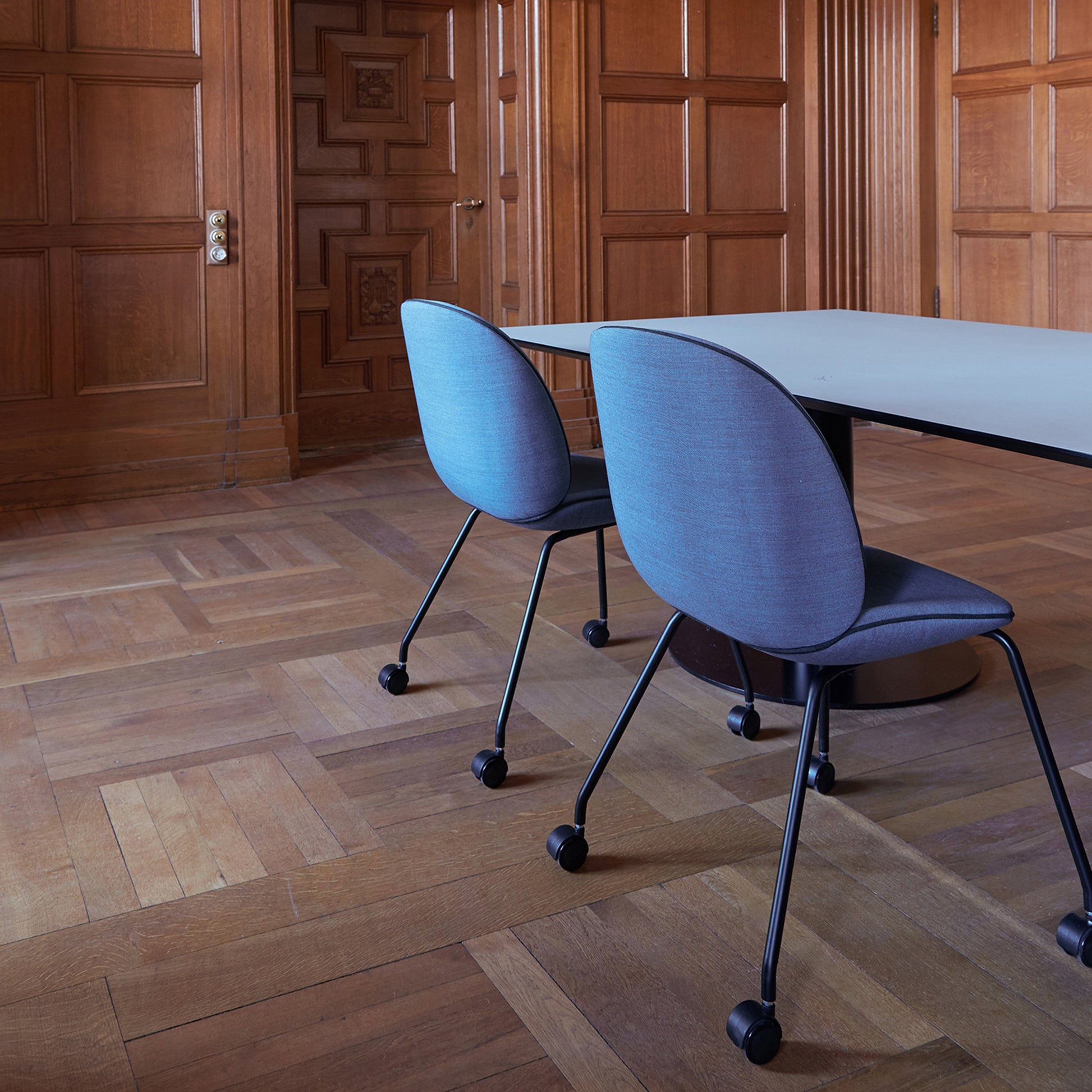 Beetle Meeting Chair: 4 Leg Castor Base + Full Upholstery