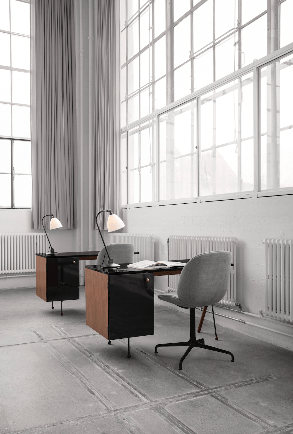 Beetle Meeting Chair, Fully Upholstered - Black Base