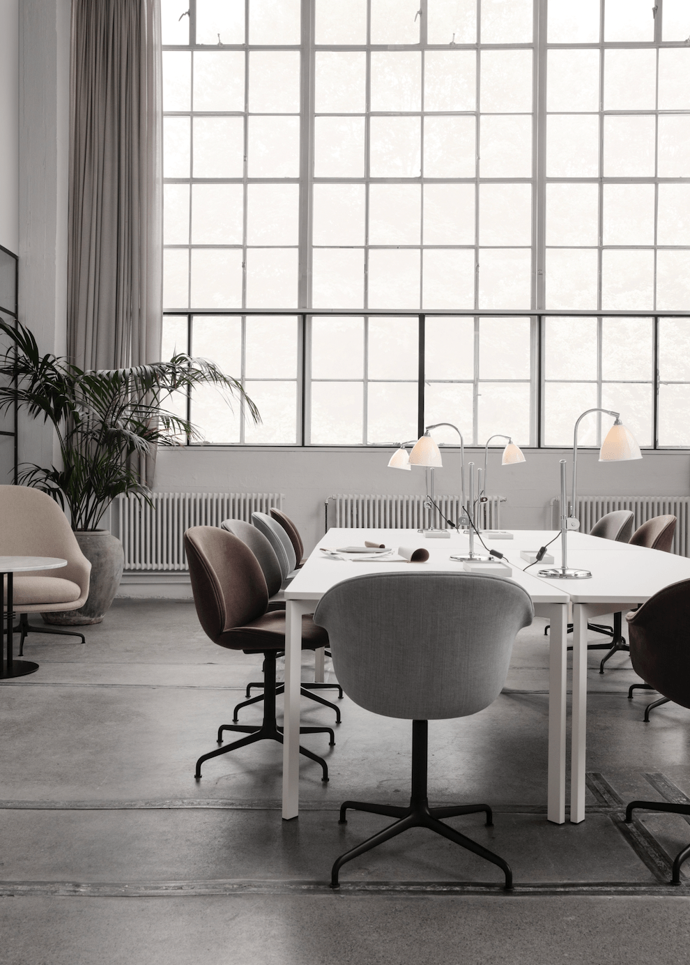 Beetle Meeting Chair, Fully Upholstered - Black Base
